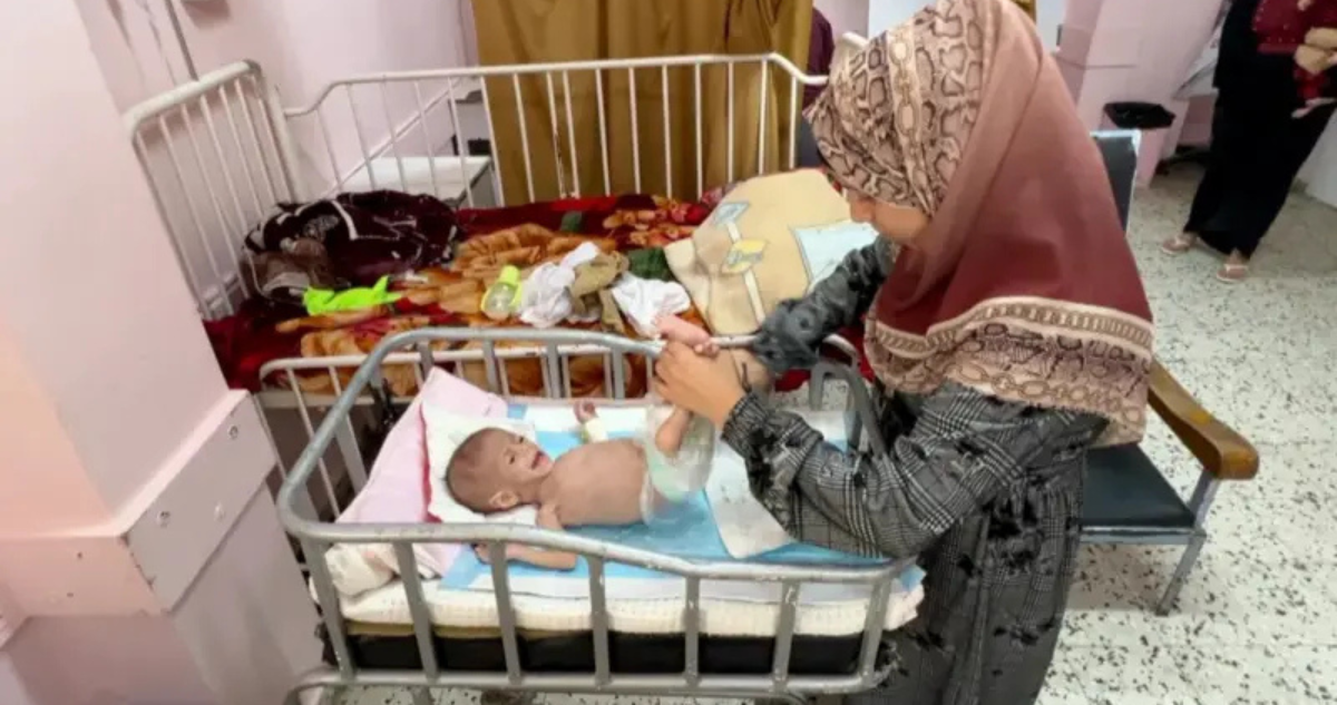 Una bebé de 5 meses pesa 2kg: bloqueo israelí desata hambruna sin precedentes en la Franja de Gaza